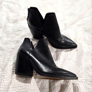 Vince Camuto Gigietta black bootie size 10